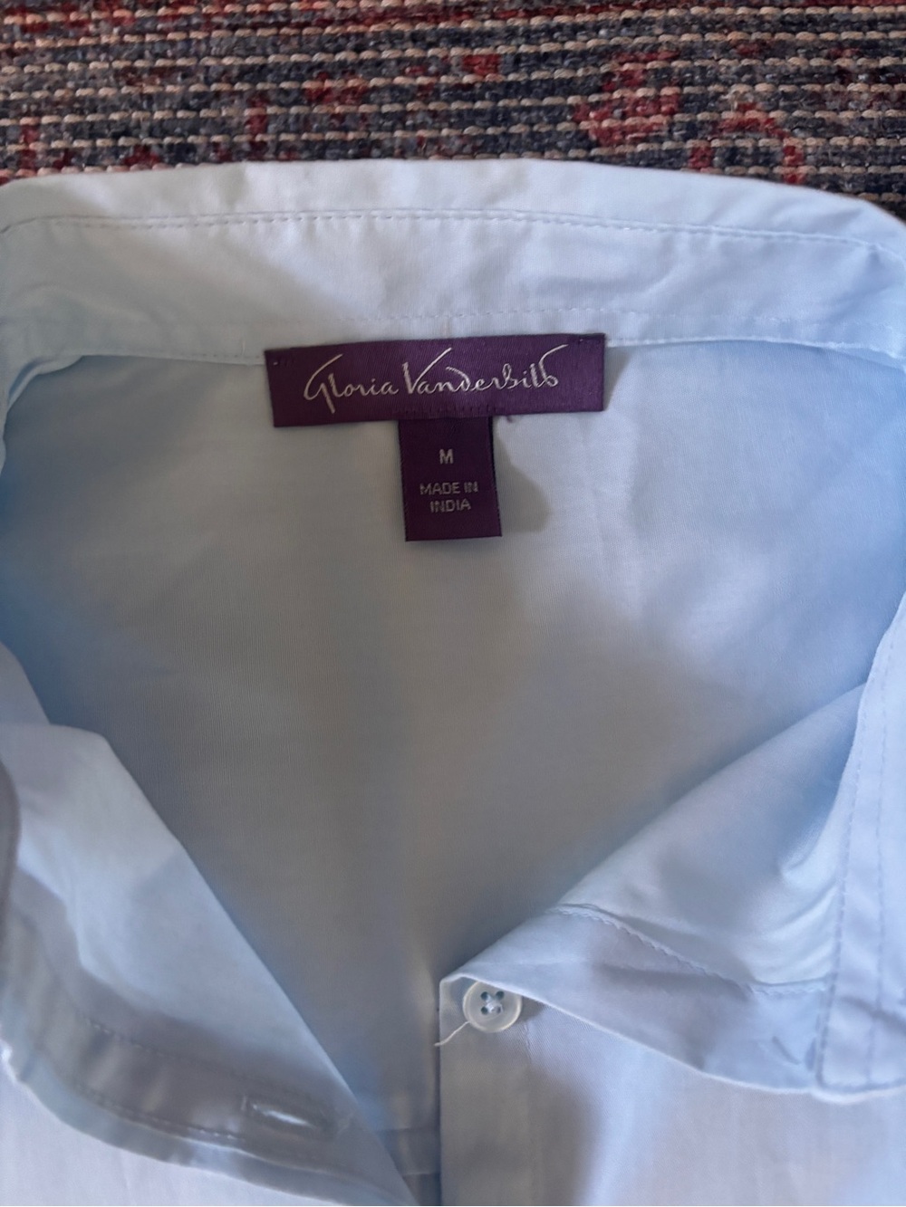 Gloria Vanderbilt Light Blue Women’s Button-Down Shirt - Picture 3 of 4